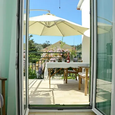 Penelope - Loggos Apartment *
